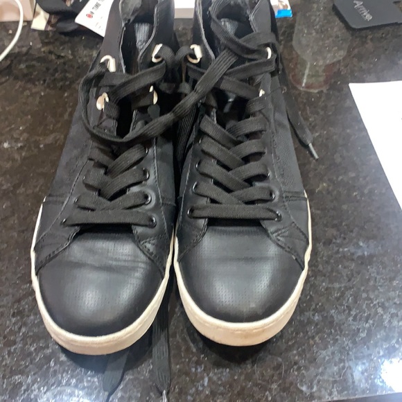 Kenneth Cole reaction - Picture 3 of 3